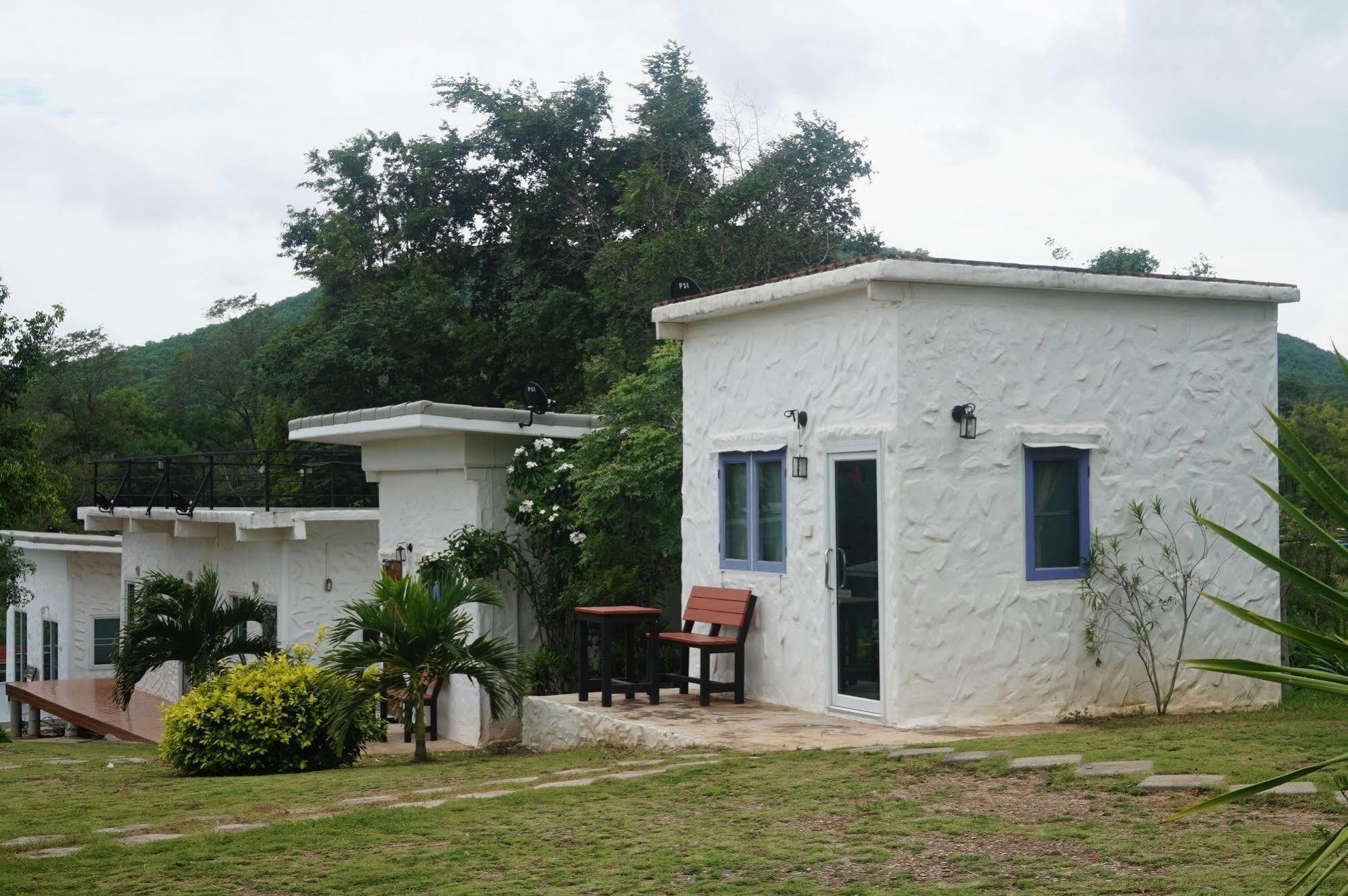 White Rock Resort Pakchong Exterior photo